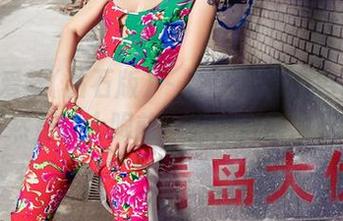 AISS爱丝(钻石版) - 赵梦洁的白色作品集，果然是让人眼前一亮，白得发光啊！
