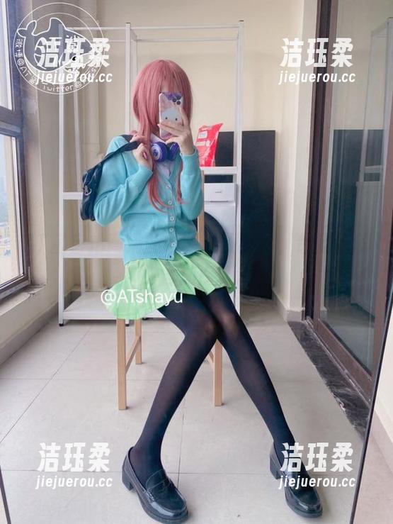 AT鲨 AT鲨自拍高清图册,随便翻翻,给自己的脸再加点料。