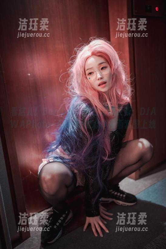 看这儿！Bambi(밤비)的新款更新：DJAWAPhoto–Akane的心事漫画套图上线！