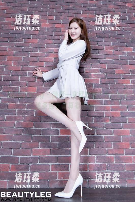 Beautyleg-Barbie Beautyleg - 随便一穿就在线?Barbie这条连衣裙真有意思。