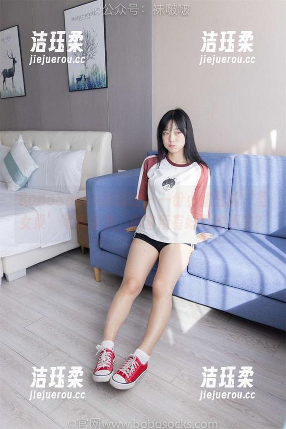 BoBoSocks袜啵啵 - 一份小甜豆的‘圣女果’写真合集，内容所有好吃的不够？