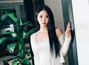 又是一套“Bomi(普美)”的连体衣，我真是看得目不转睛了，果然选对了博主！