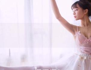 GIRLT果团网 - 在浴缸里摇曳的甜Abby：一场高清作品集的水纹游荡