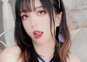 礼服套在Leah梓未身上,完全是对美图的一种挑衅,在这里不如看!