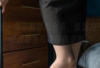 微密圈 - 专享的壁纸合集,青涩的Sia不吃鱼绿色吊带等你来撩。