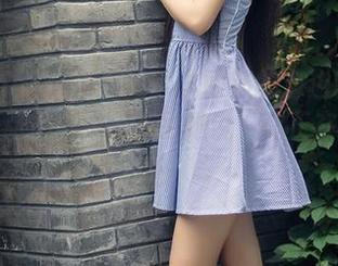TouTiao头条女神 - 李丽莎的海边精选原图：每张图都像是在跟她说“你正在放假，对吧？”