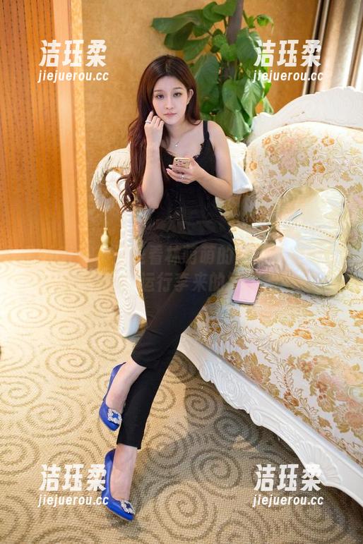 TuiGirl-林萌萌 TuiGirl - 还是看林萌萌的空姐福利图集吧,远比托运行李来的妙趣横生。