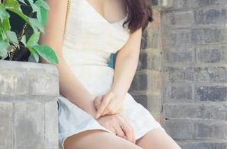 UGirls尤果网 - 乱入娜依灵儿的白衬衫私拍,私聊气氛就此开启,当然是偷偷瞄一眼!