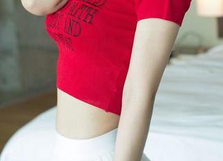 UGirls尤果网 - 明明不是典型的海滨度假，李梓然偏偏就在图库资源里制造了花样的惊喜！