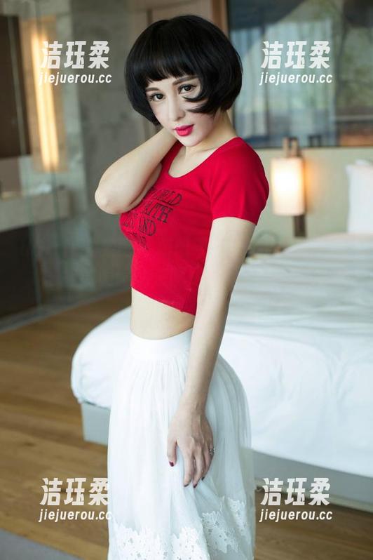 UGirls尤果网-李梓然 UGirls尤果网 - 明明不是典型的海滨度假,李梓然偏偏就在图库资源里制造了花样的惊喜!