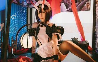 图片也够大胆的，Vams子的修女造型让我想多看两遍。