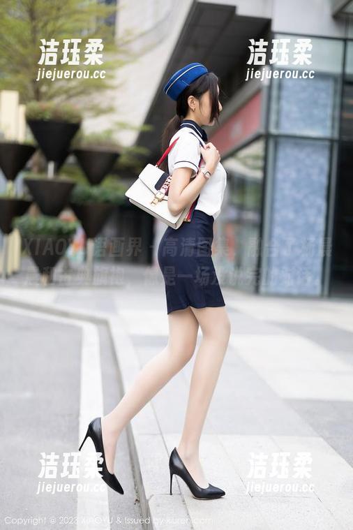 XIAOYU语画界-杨晨晨 XIAOYU语画界 - 高清图集,融合了杨晨晨和古典旗袍,像是一场没说完的对话。