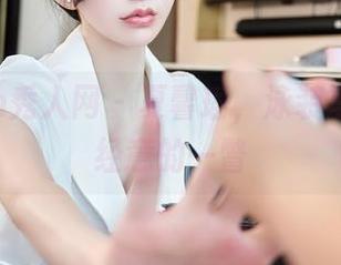 Xiuren秀人网 - 夏馨瑶,泳装写真中不经意的一瞥