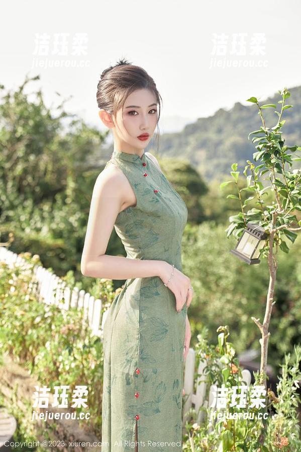 Xiuren秀人网 - 精选图集：小夕Kitty和她的裤里丝的悠扬舞步