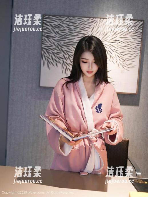 Xiuren秀人网-杨晨晨Yome Xiuren秀人网 - 压箱底的白衬衫也能翻身?看杨晨晨Yome的图片分享,天马行空不在乎!