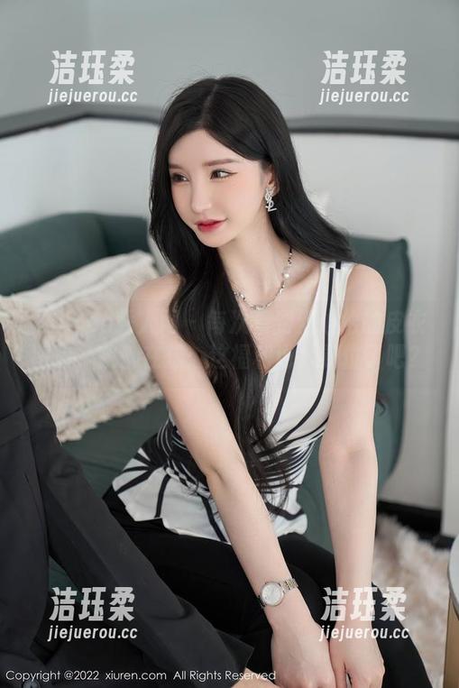 Xiuren秀人网-温心怡 Xiuren秀人网 - 每次看到温心怡的皮衣图包,我都在想:这福利也太到位了吧?