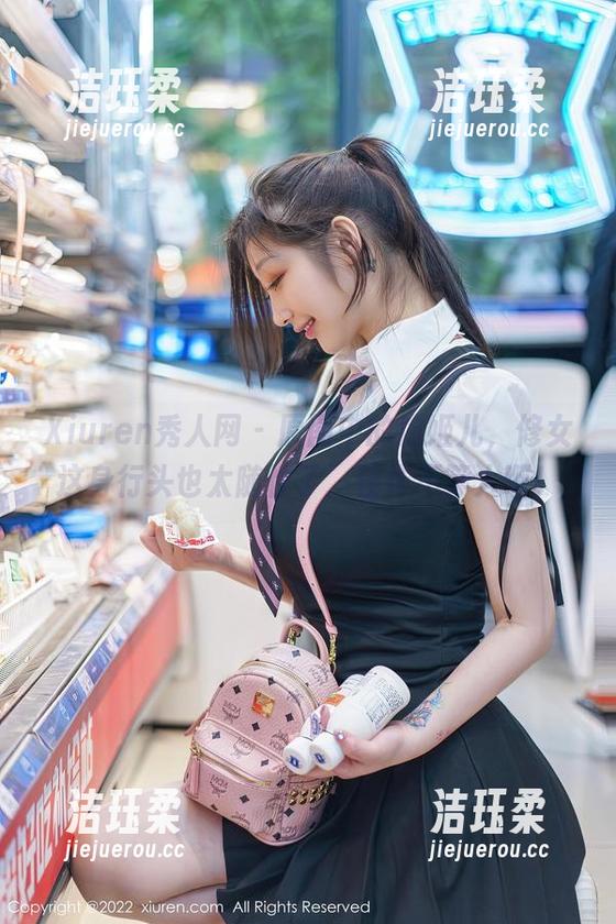 Xiuren秀人网-虞姬儿 Xiuren秀人网 - 原图中的虞姬儿,修女这身行头也太随性了,佳作不等人啊!