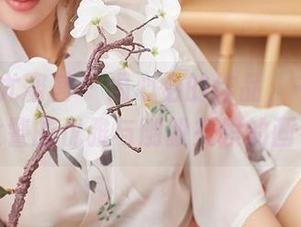 YouMi尤蜜荟 - 温心怡的作品,一个精英女警的优雅与刚毅交织的画卷