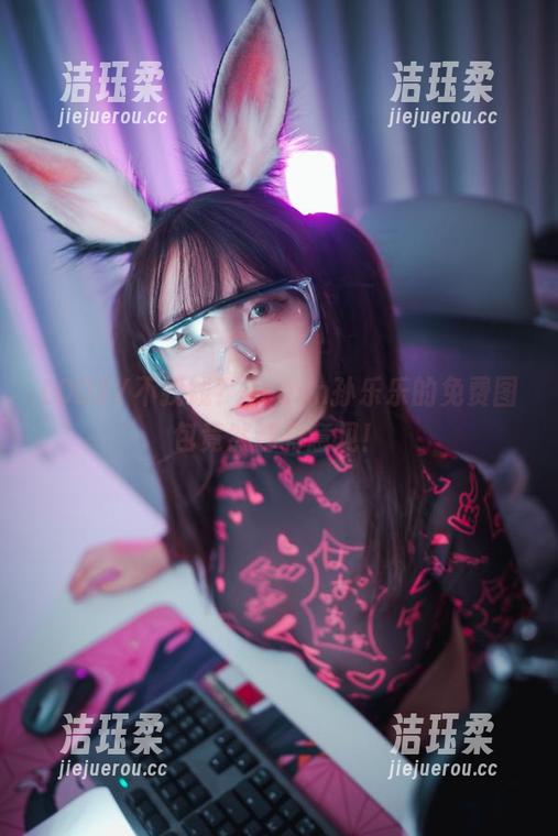 yeeun孙乐乐 LOOZY不找钱?yeeun孙乐乐的免费图包竟然都有意见!