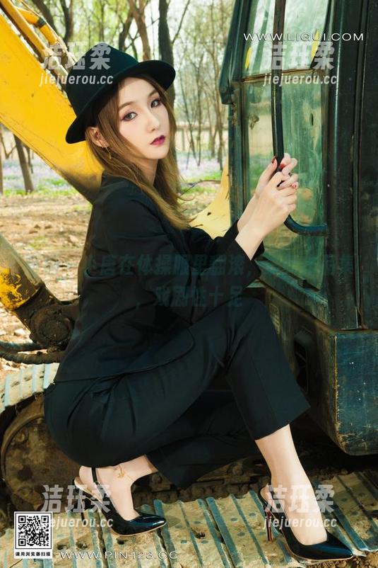 丽柜-小唐 丽柜 - 小唐在体操服里翻滚,最新作品集,戏剧性十足