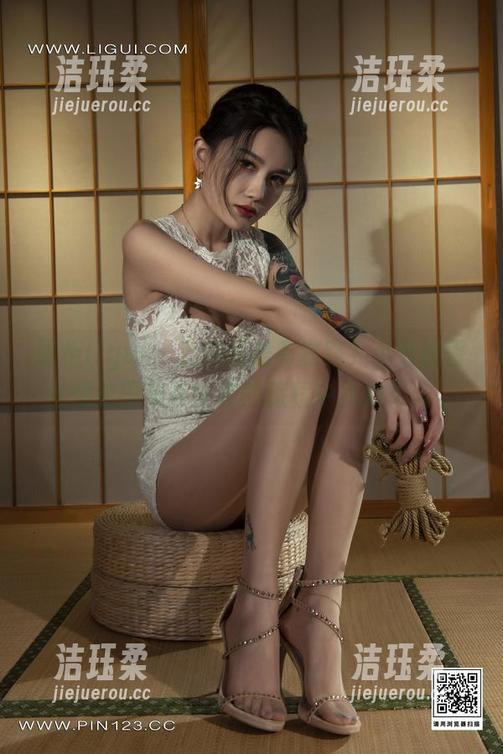 丽柜ligui-小七 丽柜ligui - 混搭还是有套路?小七的香丝情结图集在全套的旅程中找到灵魂。