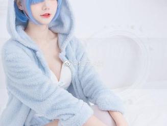 短裤控看过来，仙九Airi的私房图包让人心痒痒！