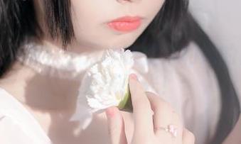 图包大公开!十万珍吱伏特和她的白桃乌龙奶茶时光!