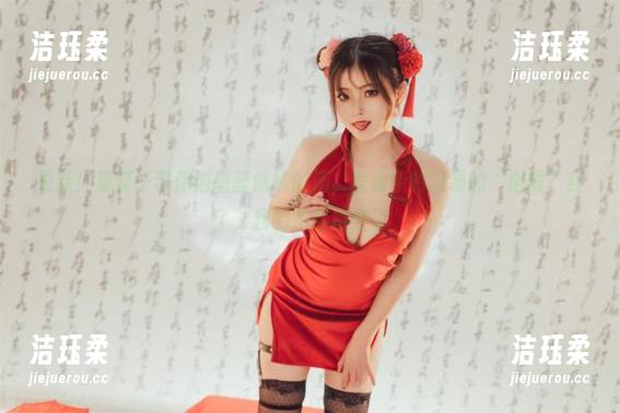 夏夏子 更新!夏夏子带你泡碧蓝航线的汤,里雅斯特温泉的“浴霸”红了,我的情绪也红了。