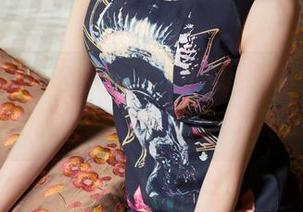 头条女神 - 这波刘瑾希的美脚作品，真的是会让人沉迷的那种，腿部诱惑站住了！