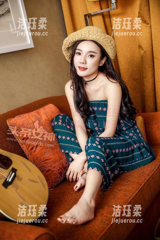 头条女神-琳琳 头条女神 - 琳琳的长筒篮球私拍——这美图,再不来一局都心不甘情不愿吧!