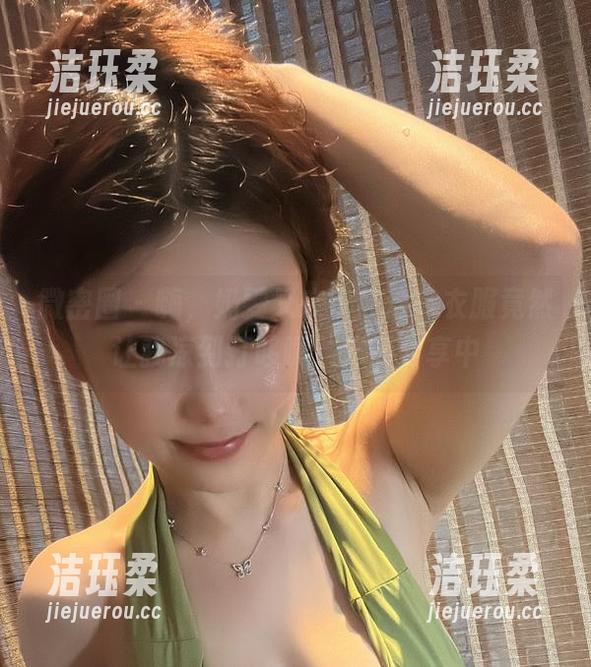 奶雯 微密圈 - 嗨,奶雯又来了!这件衣服竟然让我凉到打哆嗦,作品分享中