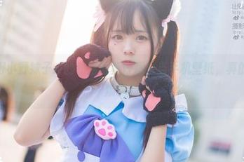 突然觉得小野妹子w的和服写真好适合当手机壁纸,真的不嫌麻烦吗?