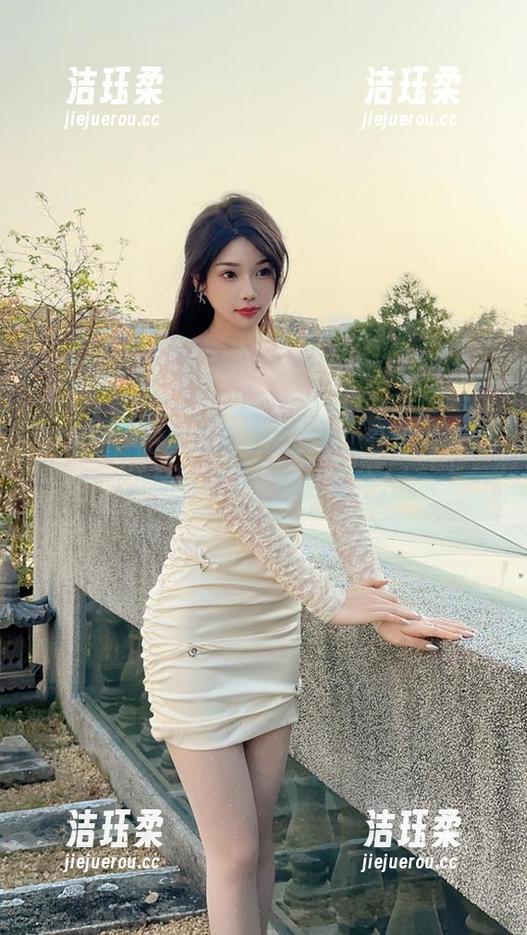徐莉芝 微密圈 - 分享徐莉芝的图包,在这闷骚男友的陪衬下,风情万种。
