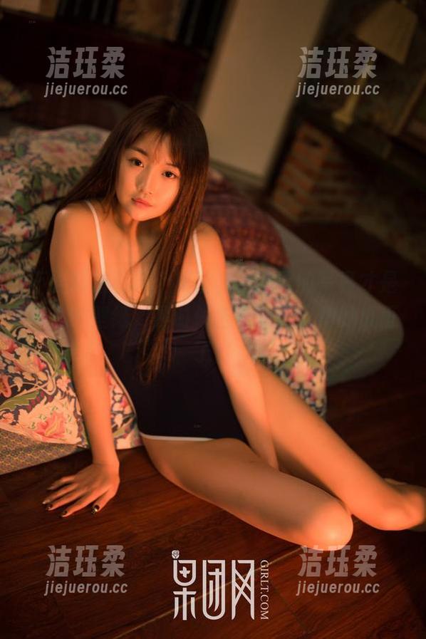 不要再想春风十里了，果团网的写真才是真心的壁纸，是时候去更新一下你的桌面了！