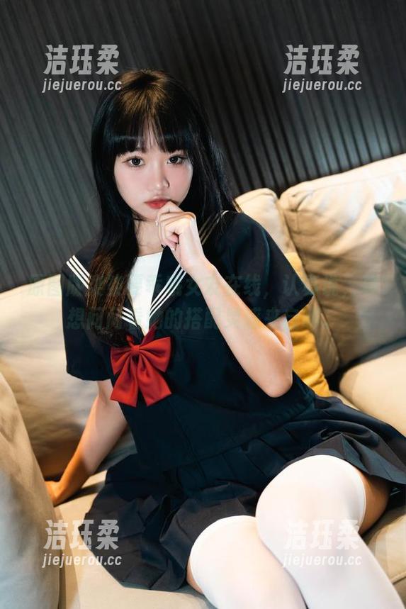 柒柒要乖哦 原图版柒柒要乖哦女友在线,认真说,真想问问看她的搭配灵感来自哪。