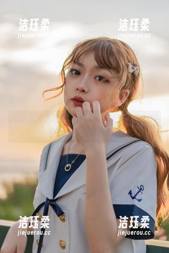 梨瑾瑾 高清图库里的梨瑾瑾,肉丝跃然纸上!捧着心脏看得不亦乐乎