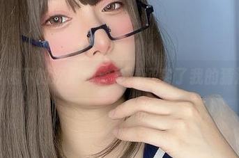 白裙下的次屁啦:高清证实了我的猜测