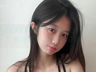 微密圈 - 一组火龙果羊的私房修女图集,看似严谨,其实暗藏玄机,哈哈,这眉眼间的小狡黠!