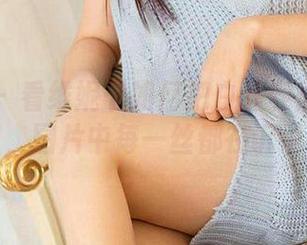 爱尤物 - 看维妮卡如何把白丝穿得云里雾里,图片中每一丝都在诉说。