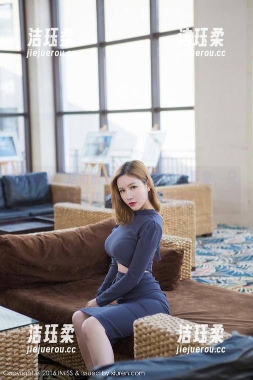 爱蜜社-萌白酱 爱蜜社 - 这可能是最无辜的白丝写真,只是萌白酱的一种生活方式?