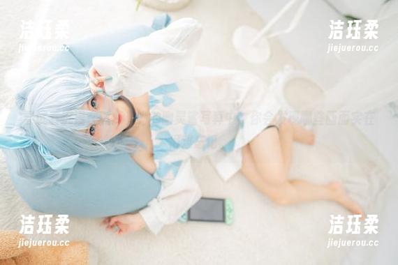 狐萝卜呦 尝试着沉浸在狐萝卜呦的幽灵鲨写真中,你会发现哪些画面实在很难忘记。