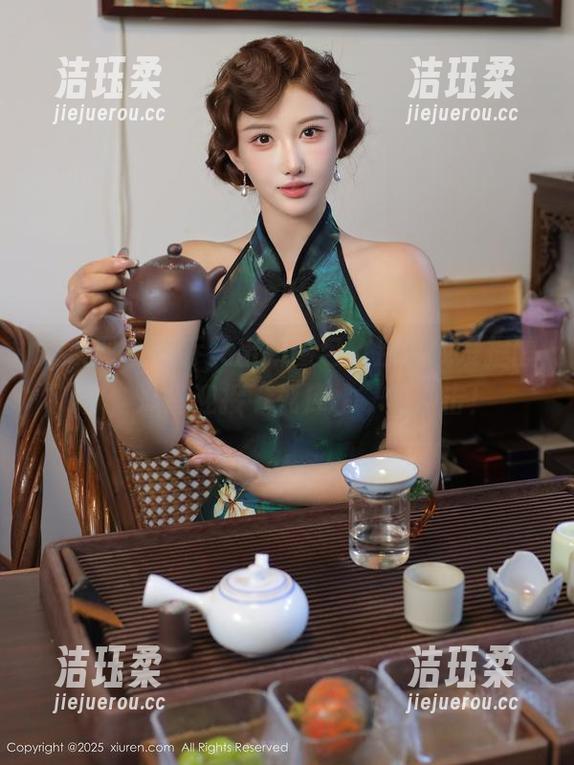 秀人网 - 南乔又出新图包，别说我没提醒你，准备迎接“死库水”的冲击！