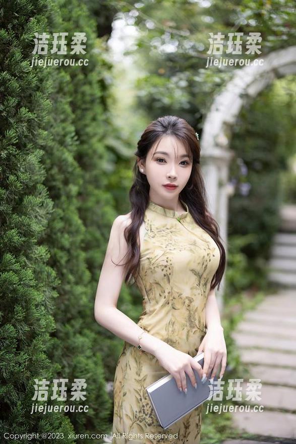 秀人网-周慕汐fairy 秀人网 - 周慕汐fairy的黑丝西装与镂空内衣:这一波美图果然很会撩啊!