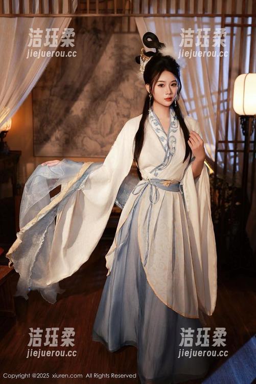 秀人网-娜娜子呀 秀人网 - 娜娜子呀的奶牛写真:瘦也能发福的日子