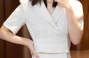 秀人网 - 小蛮妖_honey的浴室写真:水龙头也想上镜!