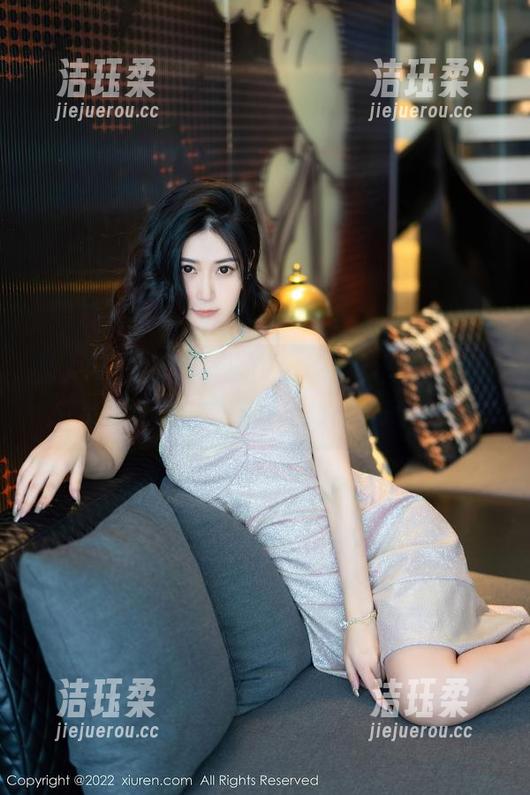 秀人网-王伊纯 秀人网 - 白色的王伊纯,高清作品集像清泉般流淌,慢慢拖走我的注意力。