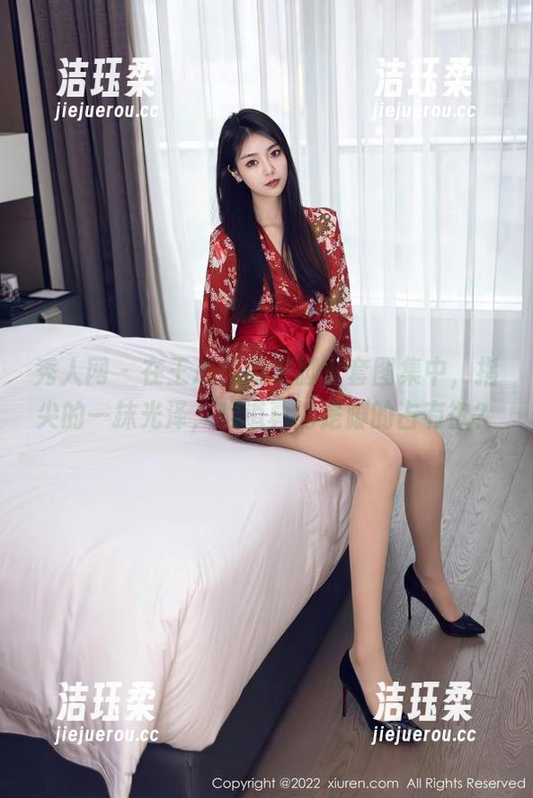 秀人网-王心悦 秀人网 - 在王心悦的美脚全套图集中,指尖的一抹光泽,难道真的是脚的占有欲?