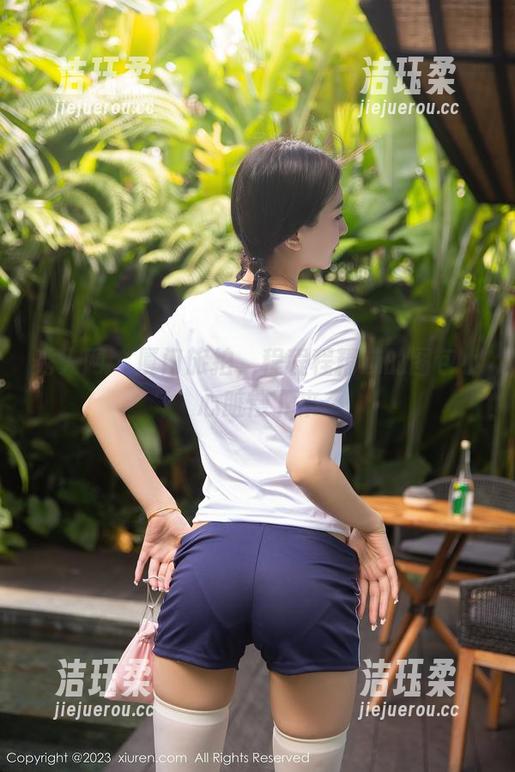 秀人网-程程程 秀人网 - 厦门旅拍,程程程精选的图包小心脏慢下来
