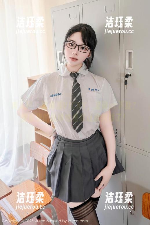 秀人网-陈雅漫VICKY 秀人网 - 陈雅漫VICKY,圣诞or下载?图库里的选择也是够让我纠结了!