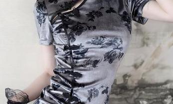 秀人网 - 有没有人跟我一样期待网盘里的黄婧GIGI海边写真?